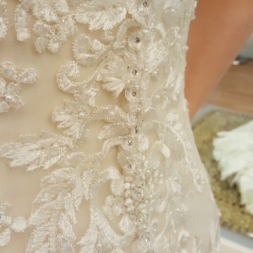 New Maggie Sottero wedding discontinued style - Picture 2 of 8